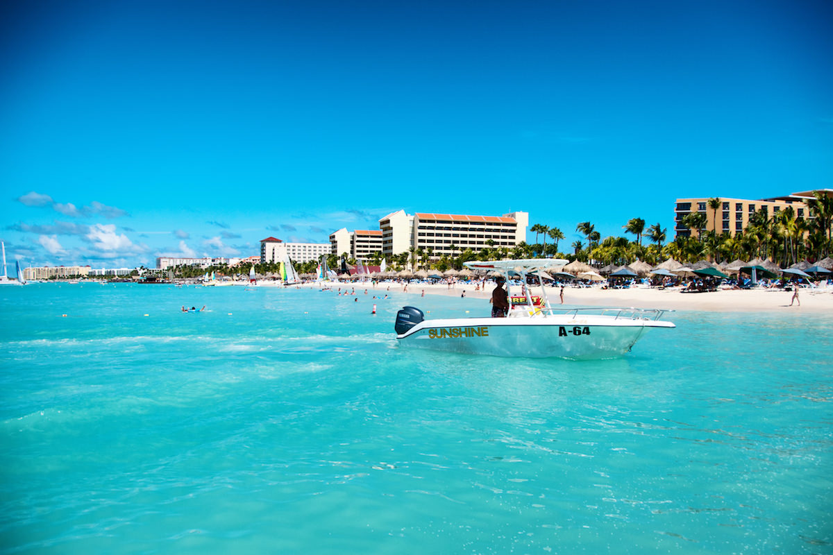 a scenic picture of palm beach in aruba