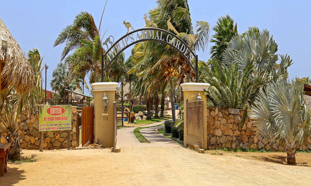 a picture of the entrance to Philips animal garden in Aruba